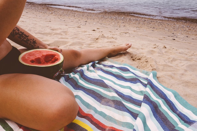 how to eat healthy while on vacation