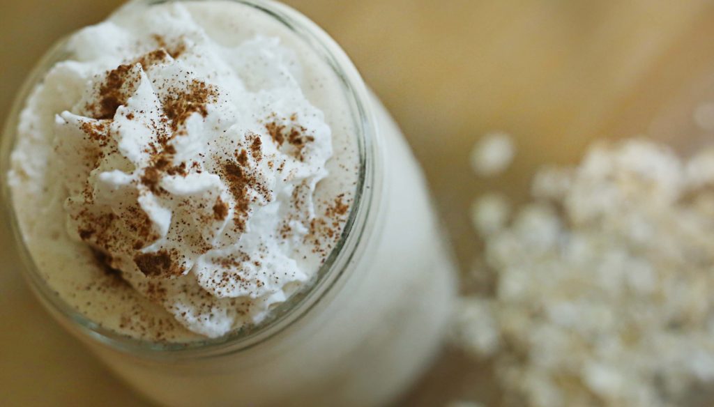 frosted cinnamon roll protein smoothie